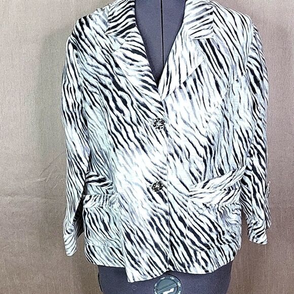 CHICO'S Zebra Print Lightweight Jacket Size 1/Medium - Picture 1 of 10